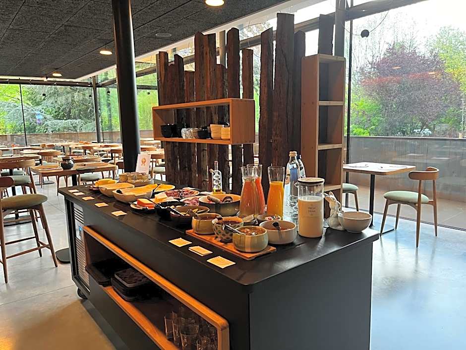 Logis Hostellerie De La Claire Fontaine
