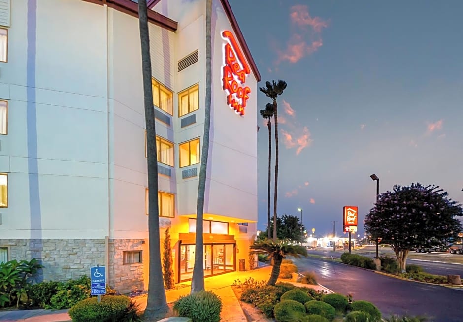 Red Roof Inn - Laredo