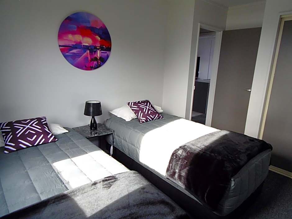 Glenavys Waitaki River Motor Camp