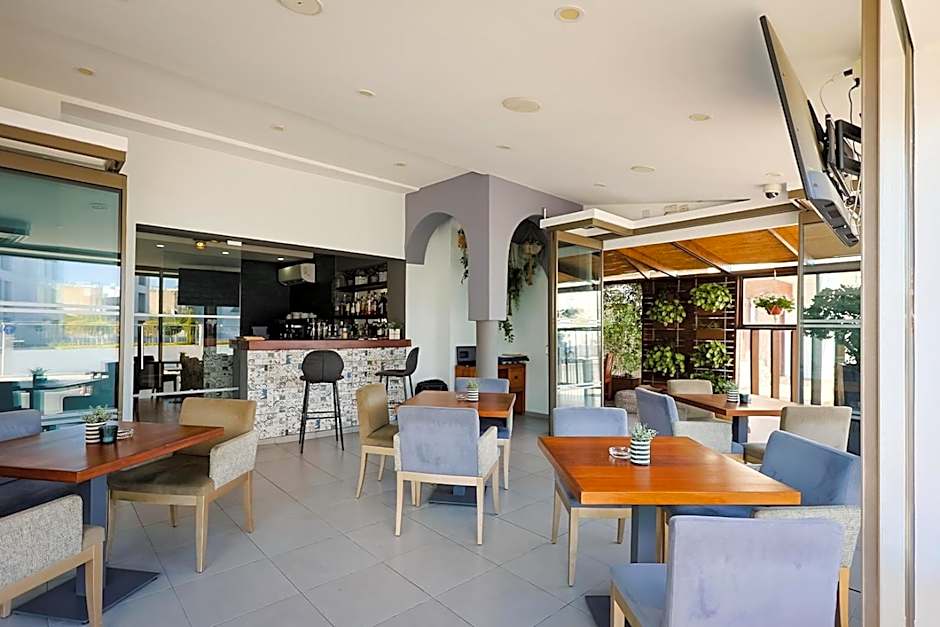 Mikes Kanarium City Hotel