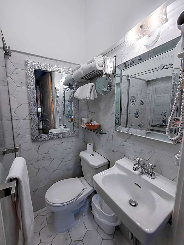 Le Chateau de Pierre - Par Aneyro