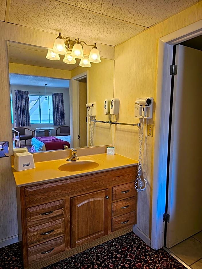Travelodge by Wyndham Mackinaw City