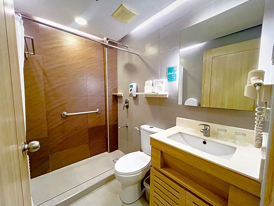 Microtel by Wyndham Tarlac