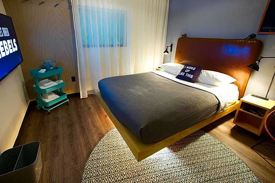 Moxy by Marriott New Orleans Downtown/French Quarter Area