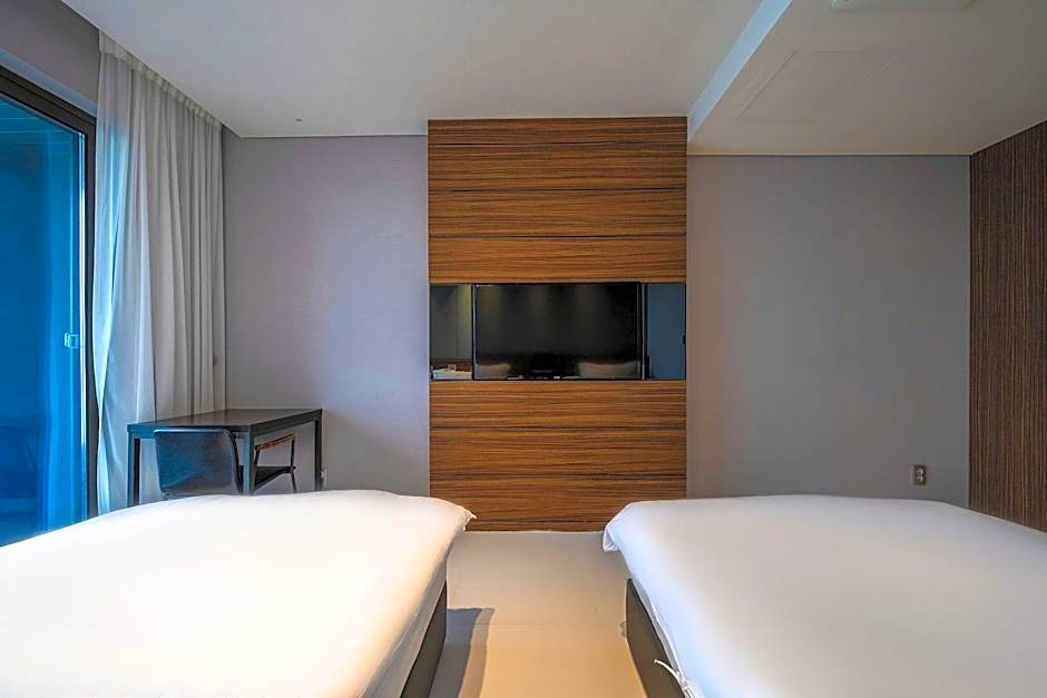 Sky and Sea Hotel