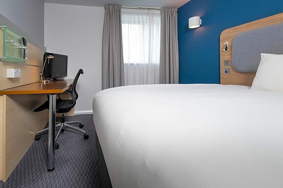 Holiday Inn Express Swindon City Centre By IHG