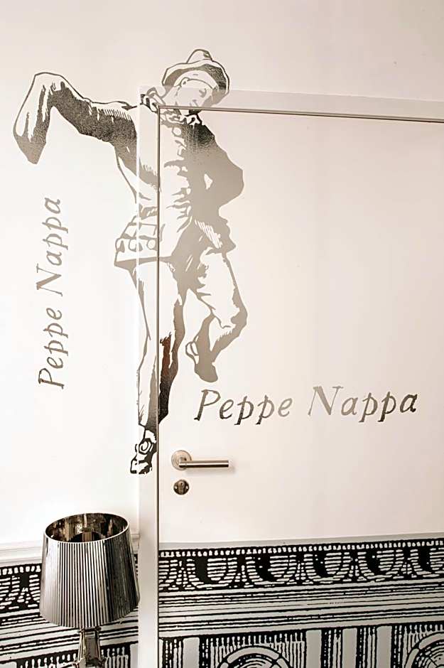 Teatro Boutique Rooms & Suites