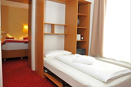 Comfort Triple Room