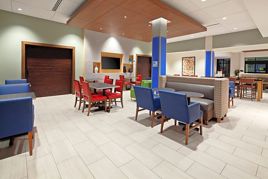 Holiday Inn Express Hotel & Suites Ventura Harbor By IHG
