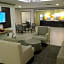 Holiday Inn Express & Suites Fayetteville University of Arkansas Area