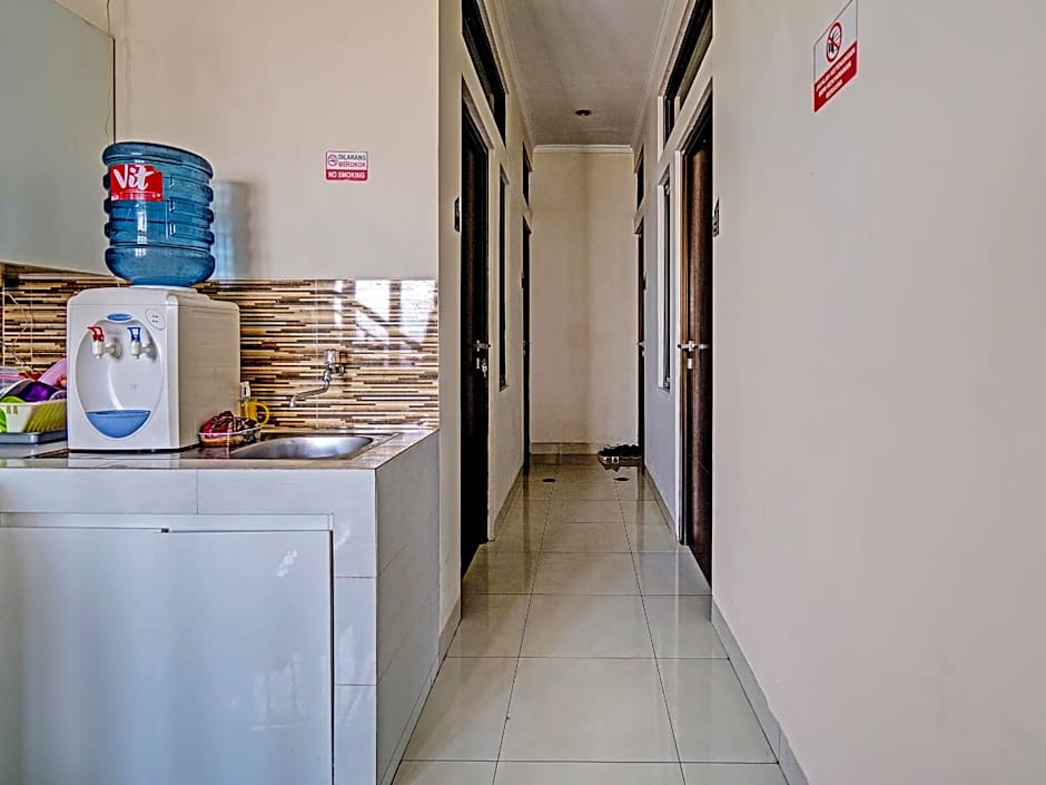 OYO 92768 Flagship Exclusive Colombus Near Stasiun Karawang