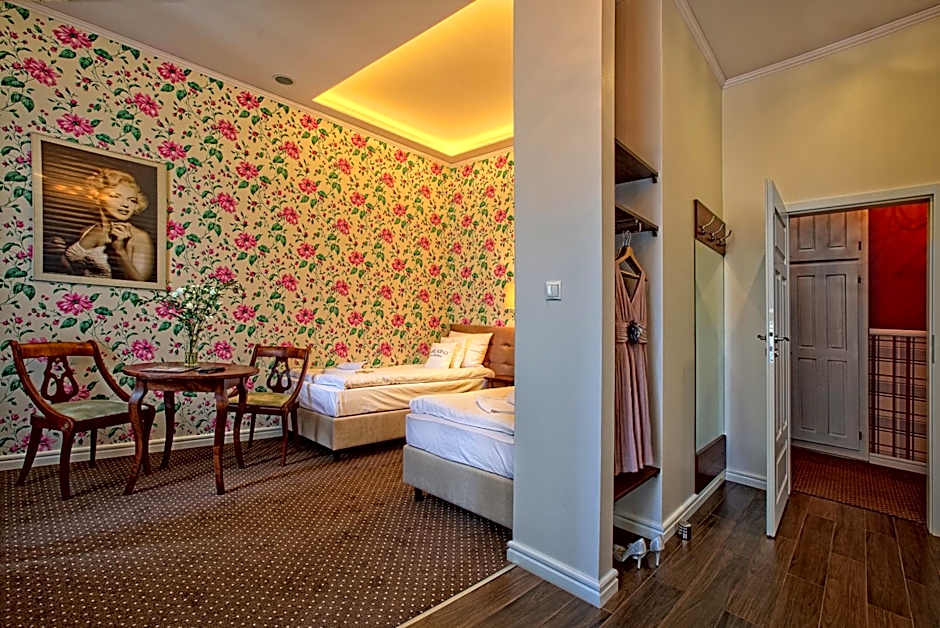 Stare Kino Cinema Residence