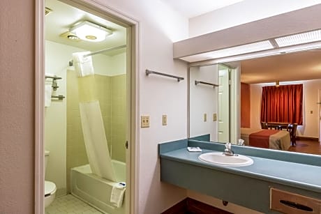 Queen Room with Two Queen Beds - Non-Smoking