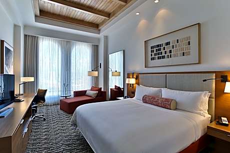Classic King Room with Pool View