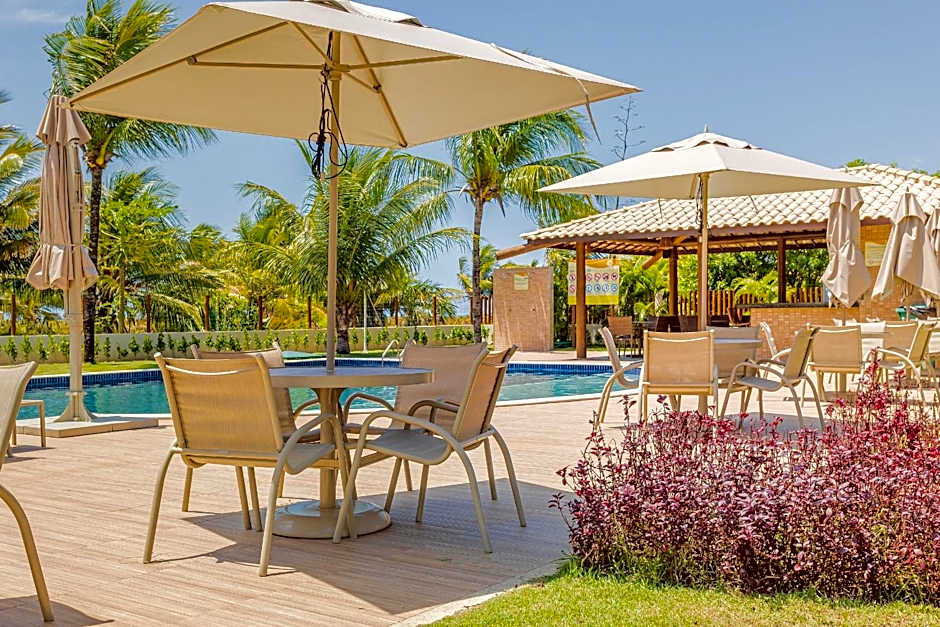 IT84 Wonderful 4-Suite Apartment, Right on the Beach - Itacimirim