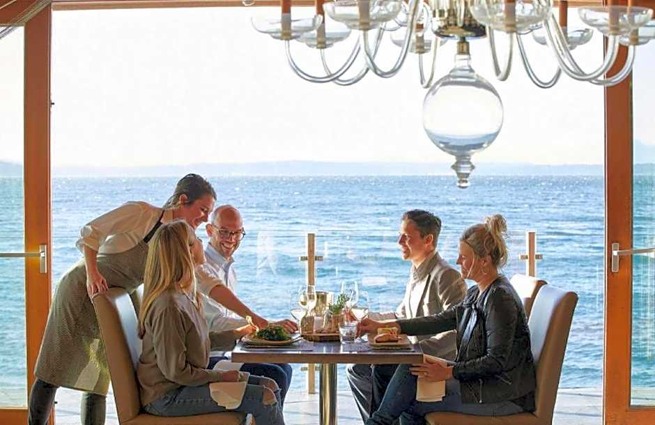 The Edgewater, A Noble House Hotel