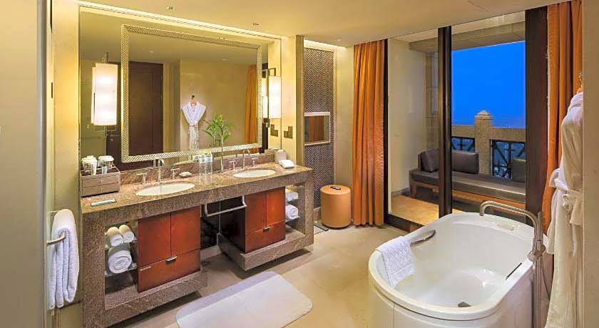 Hilton Qingdao Golden Beach