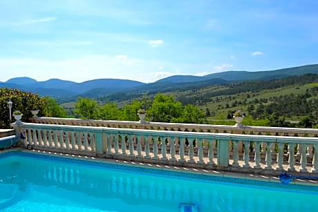 Logis Hôtel Le Vieil Amandier