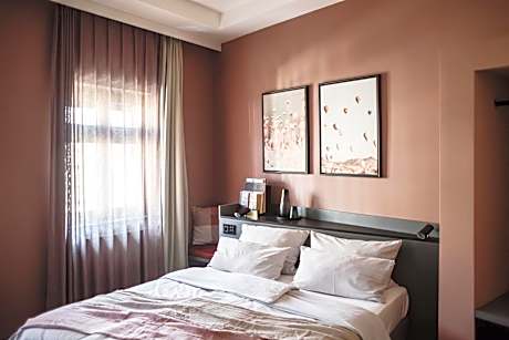 Small Plus (max 2 pax)