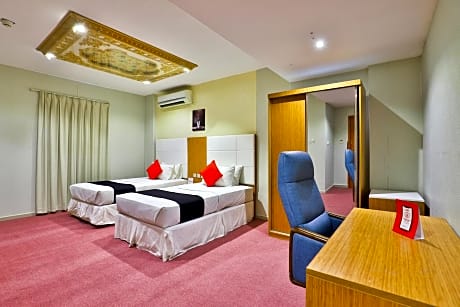 Capital O 338 Asian Hotel