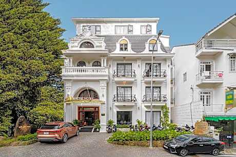 TTR Moonstone Apart Hotel