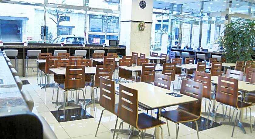 Toyoko Inn Shin-osaka Higashi-mikuni Ekimae