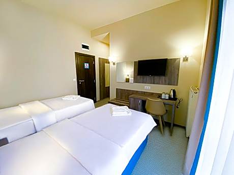 Twin Room with Private Bathroom