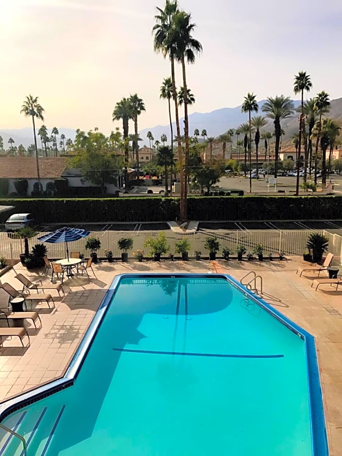 Delos Reyes Palm Springs