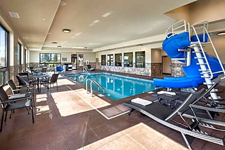 Glacier International Lodge