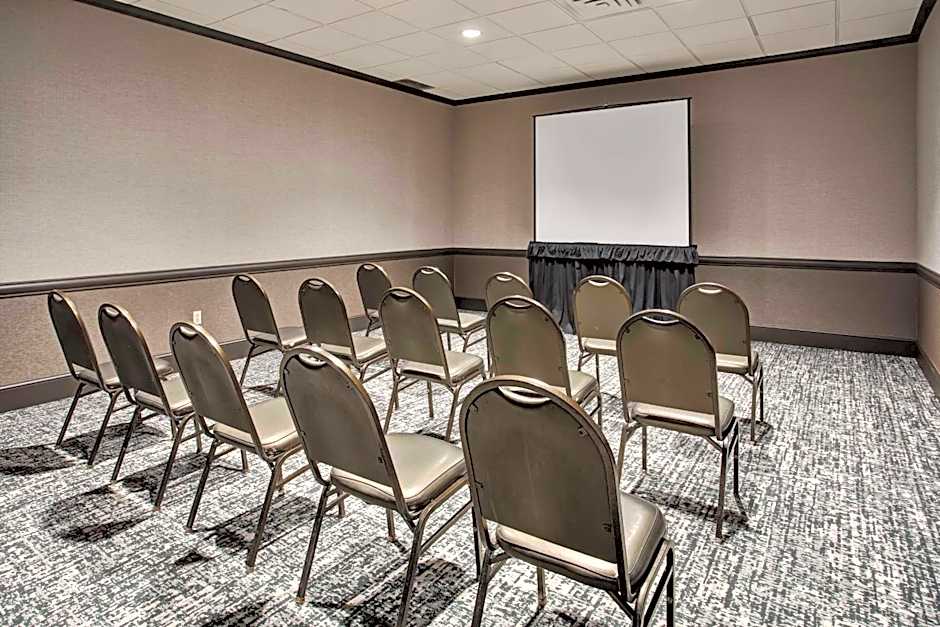 DoubleTree by Hilton Lansing