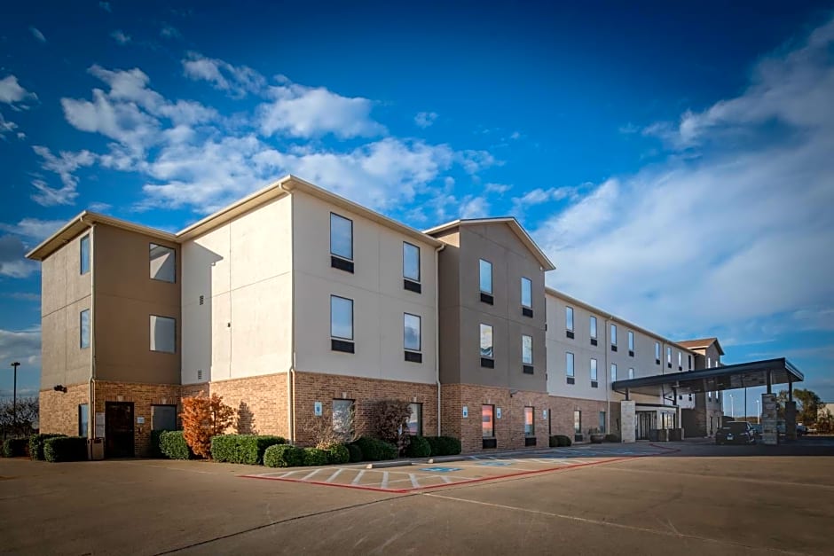 Holiday Inn Express & Suites N Waco Area - West