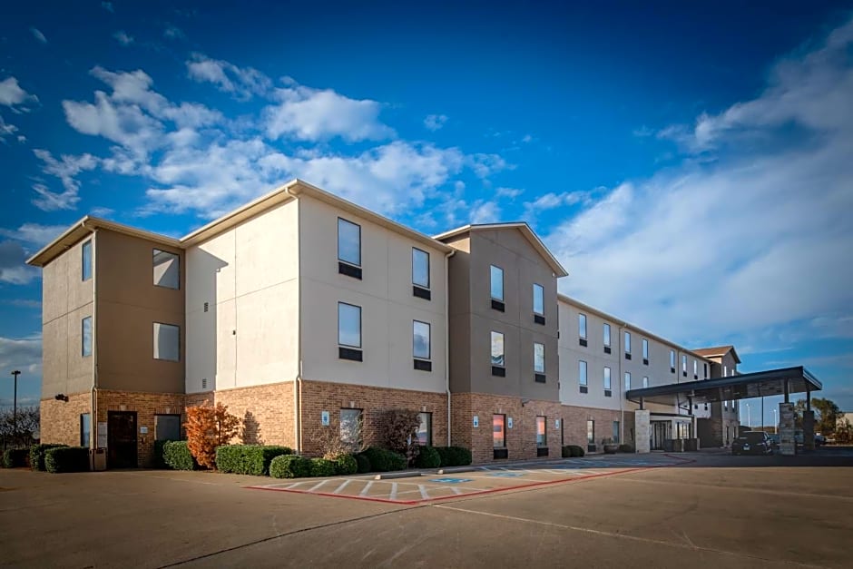 Holiday Inn Express & Suites N Waco Area - West, an IHG Hotel