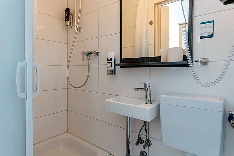 Hotel Hanseat Hamburg - Free Parking
