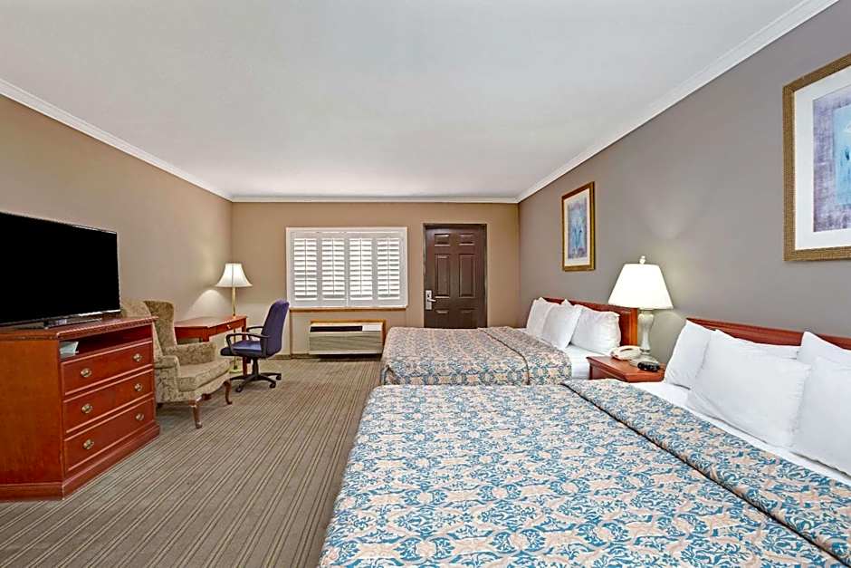 Days Inn by Wyndham West Covina