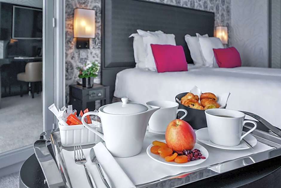 Maison Astor Paris Curio Collection by Hilton