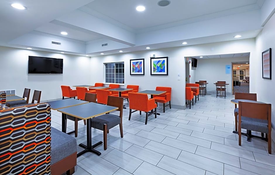 Holiday Inn Express Hotel and Suites Jenks, an IHG Hotel