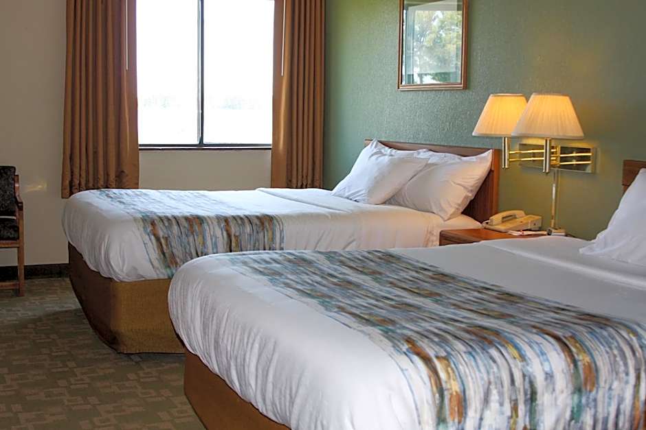 Photo 1 of 4 of 2 Double Beds