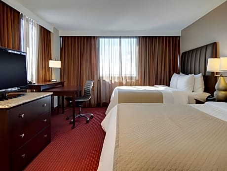 2 Queen Beds