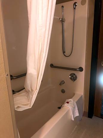 Queen Studio Suite - Mobility Access/Non-Smoking