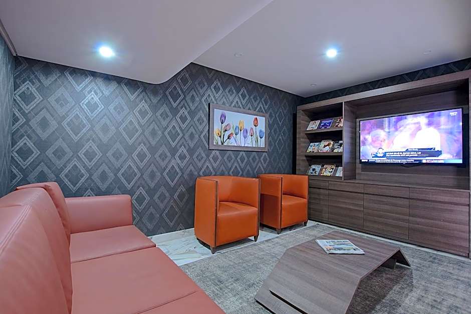Econo Express Hotel