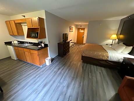 1 King Bed, Nonsmoking