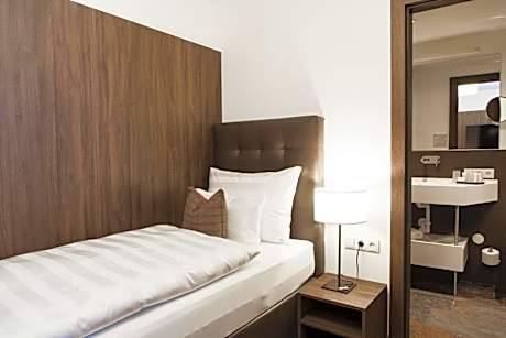 Standard Single Room with Shower