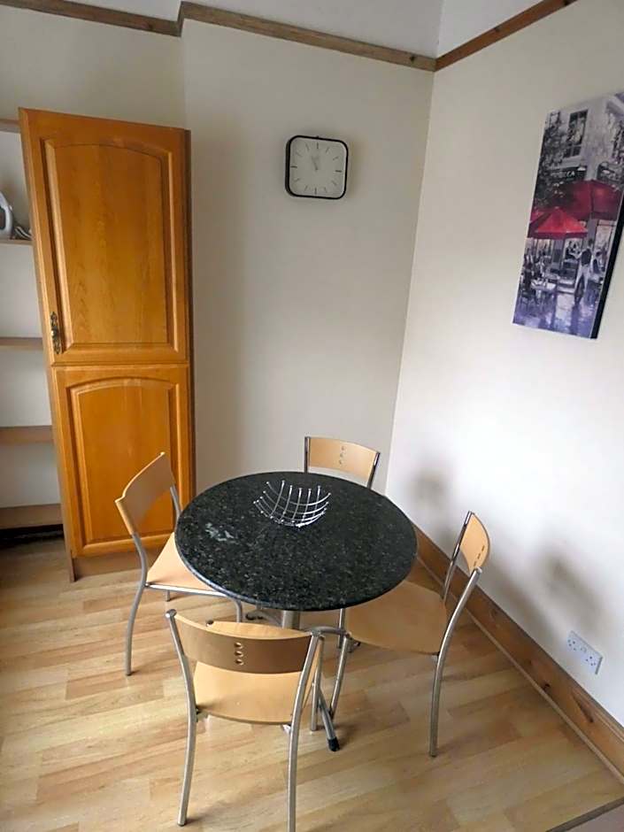 Hurst Dene Aparthotel