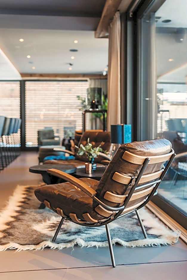 THE MATTHEW - Copper Lodge