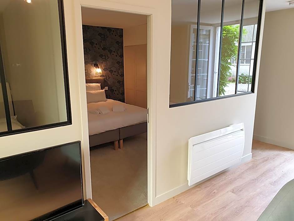 Au Loup Historic Apartments