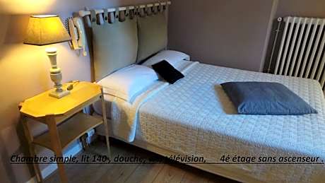 Chambre Simple Dernier Etage sans Ascenseur