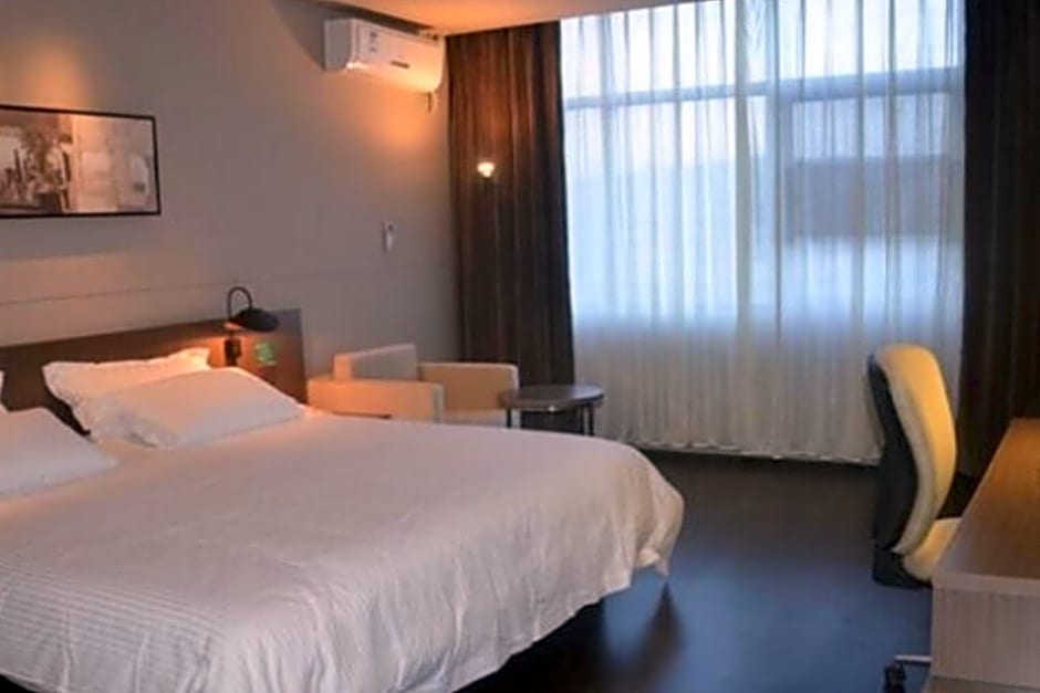 Jinjiang Inn select Hotel Kunming Economic Development Zone Kunming College