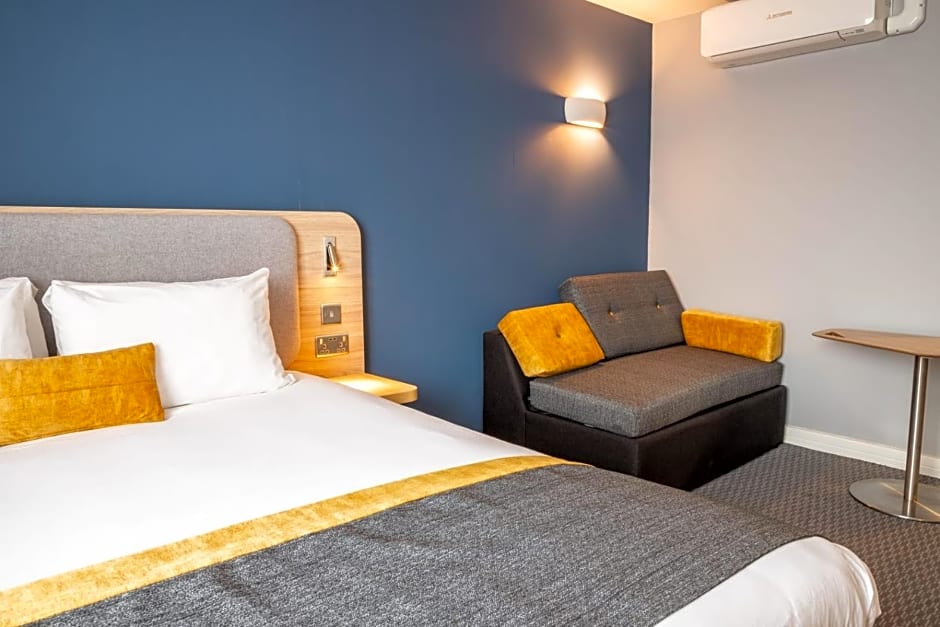 Knowsley Inn & Lounge formally Holiday Inn Express