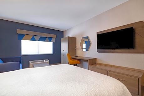 King Room - Hearing Accessible - Non-Smoking