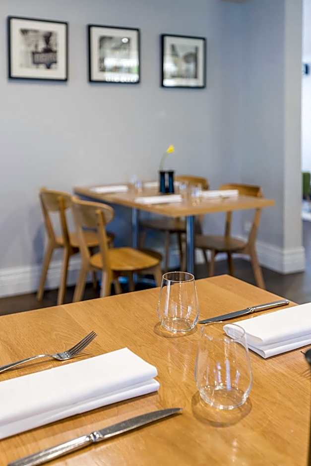 The Waverley International Hotel